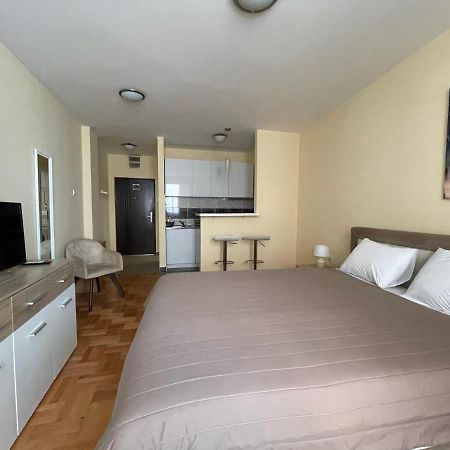 Trident Apartments 2 Nis Ngoại thất bức ảnh